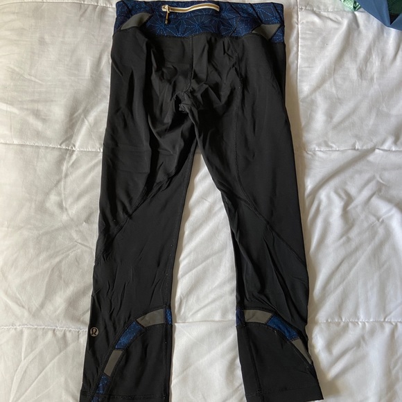 Cute RARE cropped lululemon leggings - Picture 2 of 3